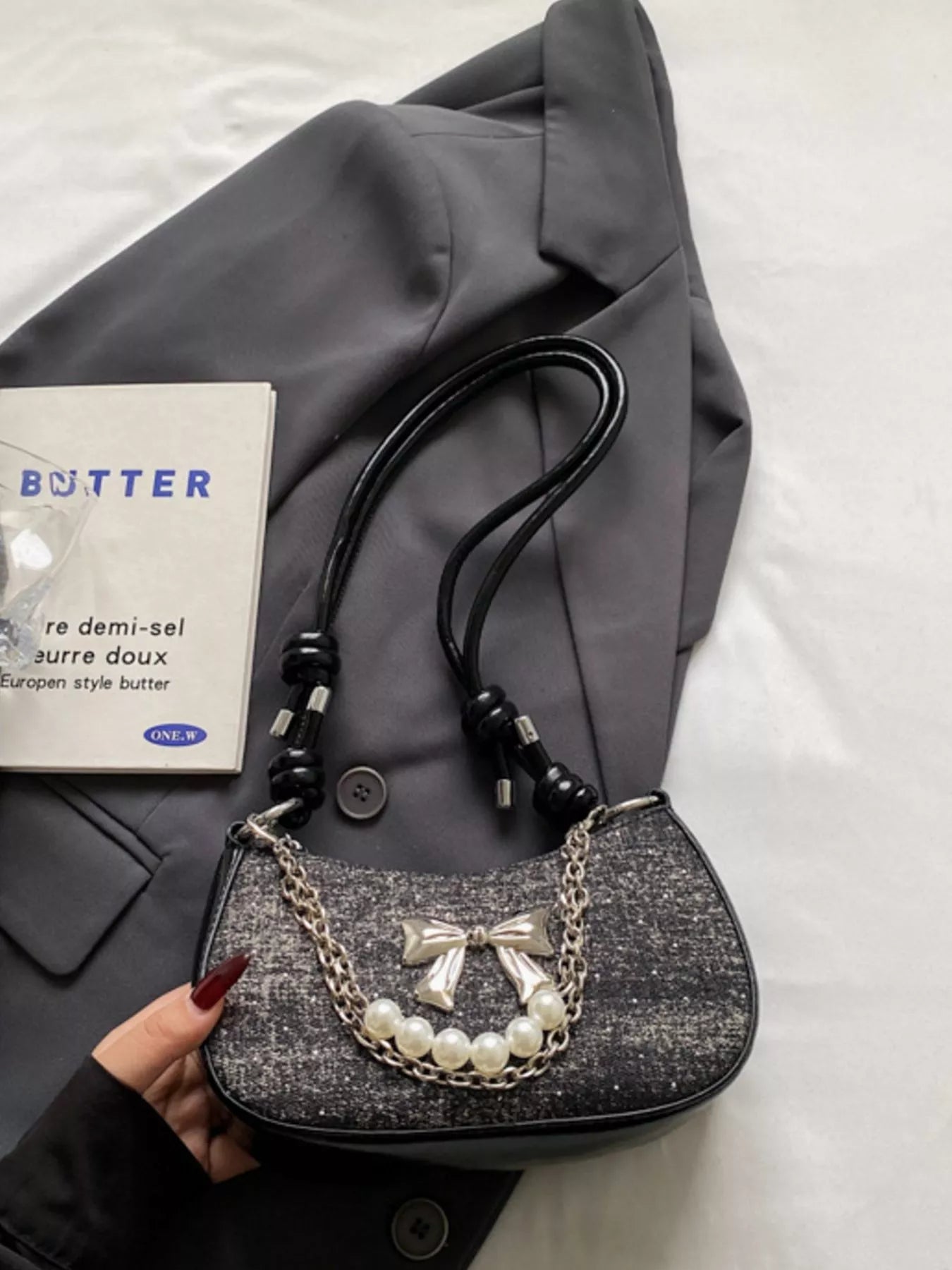 Bow Decor Chain Crossbody Bag Bow Decor Chain Crossbody Bag - JOJO Fashion