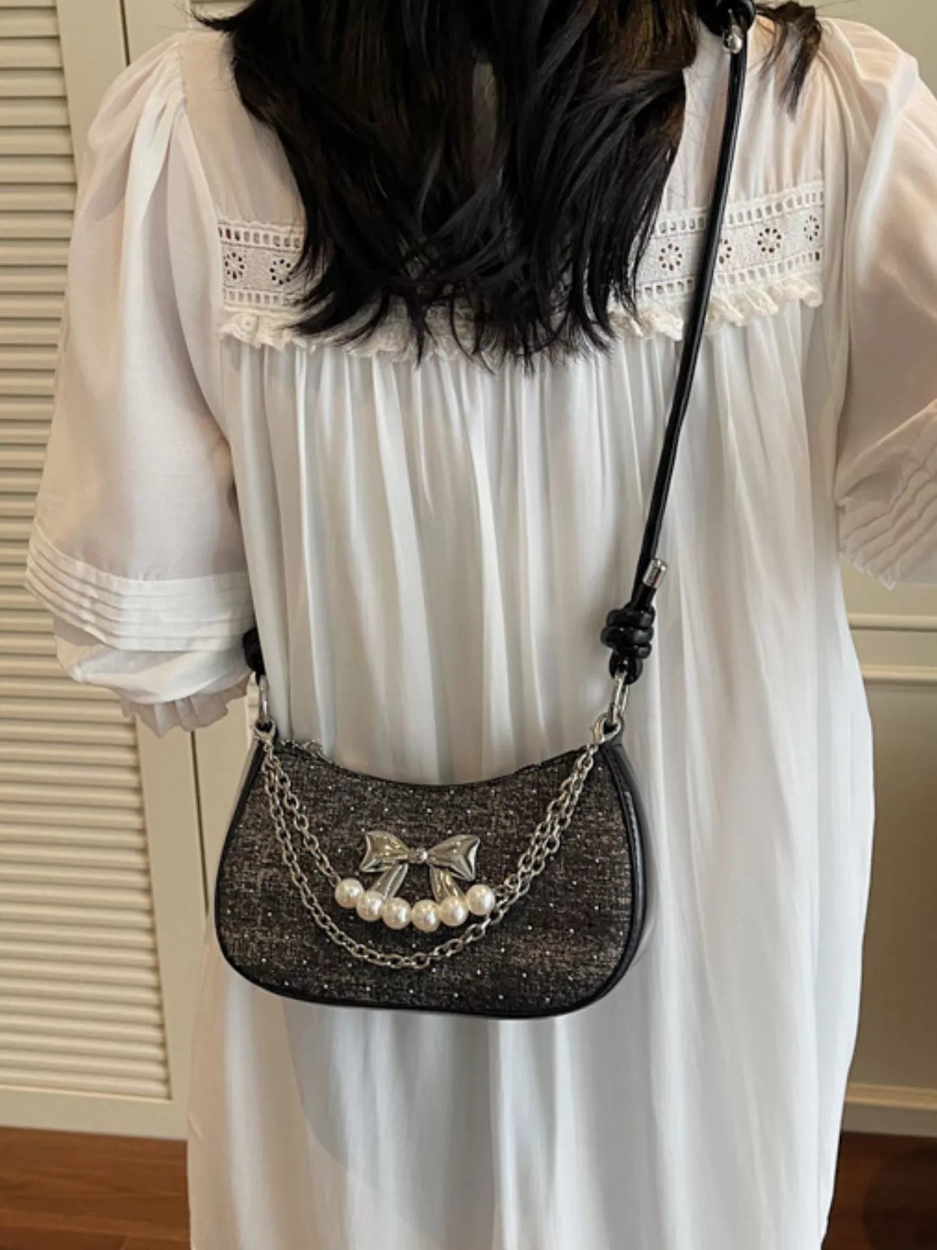 Bow Decor Chain Crossbody Bag Bow Decor Chain Crossbody Bag - JOJO Fashion