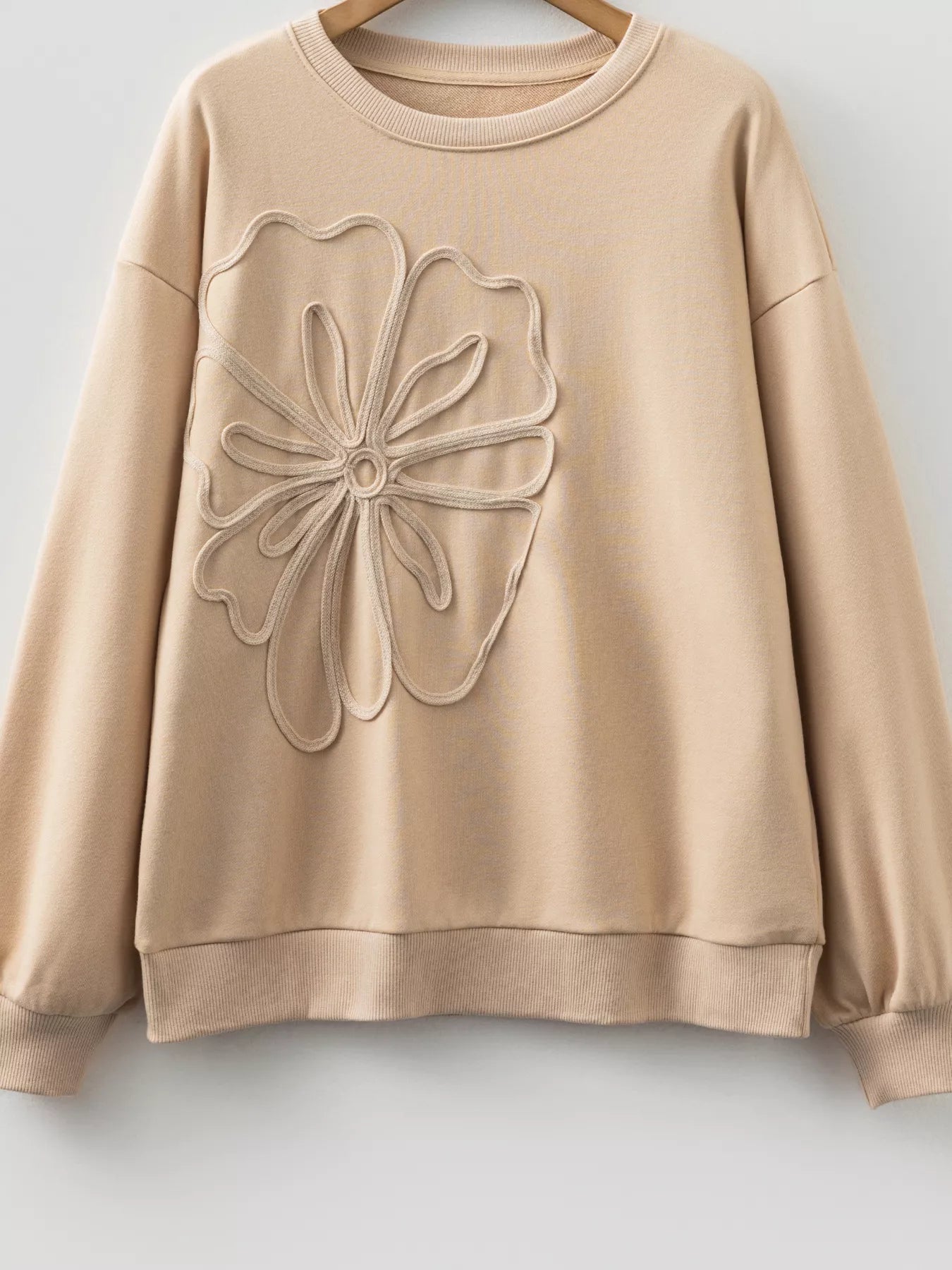 Embroidered Flower Sweatshirt – Cozy Drop Shoulder Trendy Sweater Casual Embroidered Sweatshirt / Floral Pullover
