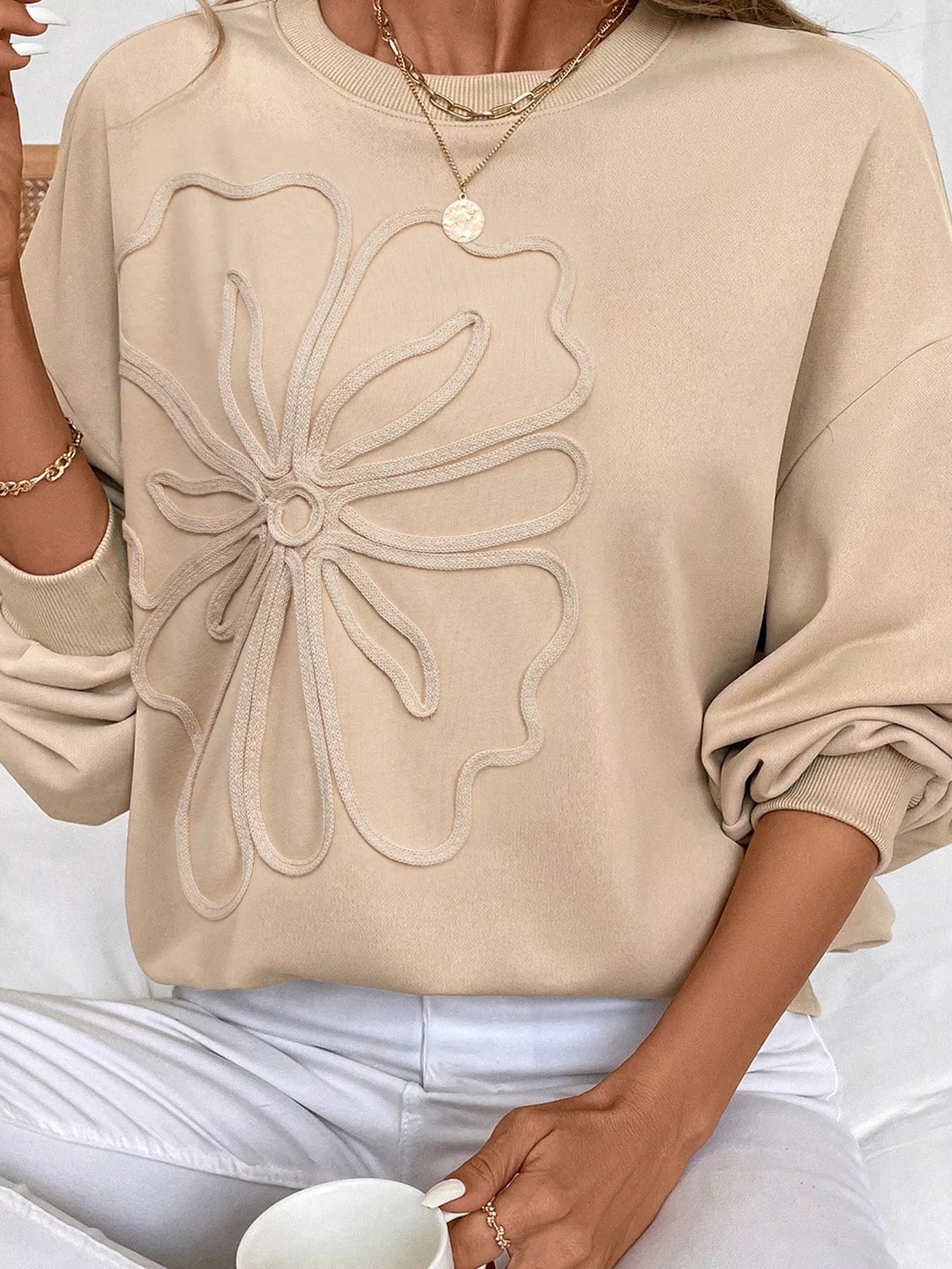 Embroidered Flower Sweatshirt – Cozy Drop Shoulder Trendy Sweater Casual Embroidered Sweatshirt / Floral Pullover